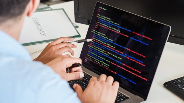 Node.js Nedir? Sunucuda JavaScript ile Neler Yapılabilir?